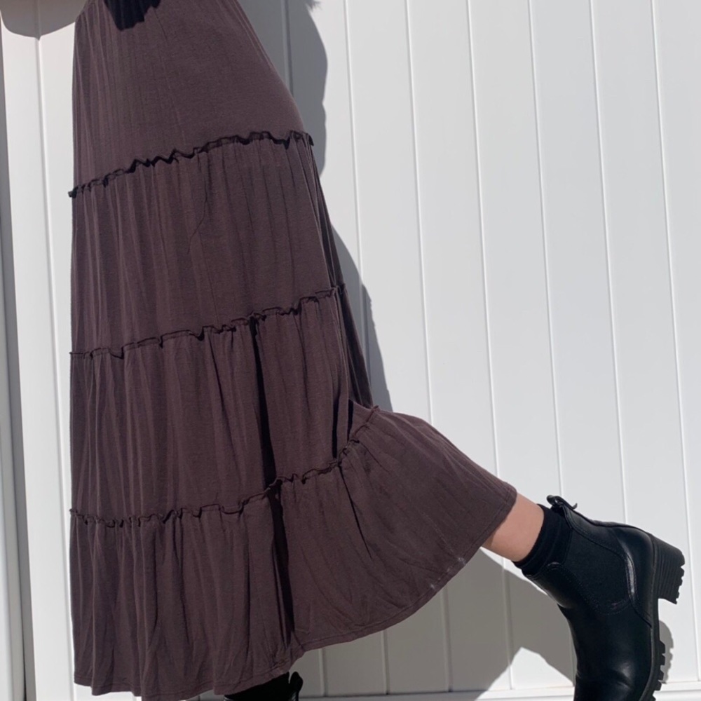 Vintage ruffled brown skirt
